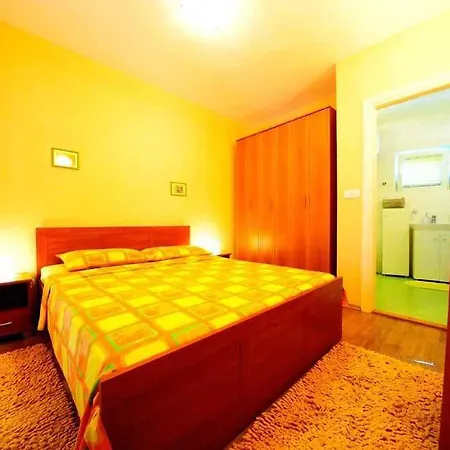 In Supetar/insel Brac 5902 펜션 *